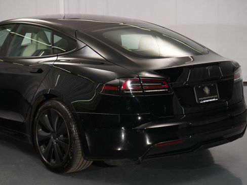Used 2022 Tesla Model S image 14