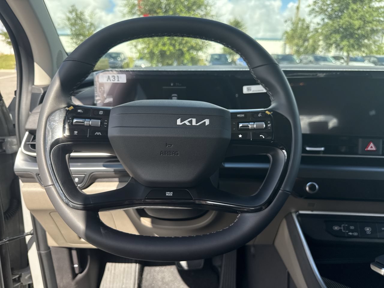 New 2027 Kia Carnival LX FWD image 16