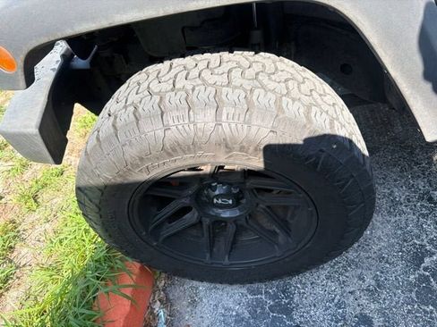 Used 2018 Jeep Wrangler Unlimited Sport S AWD/4WD image 5