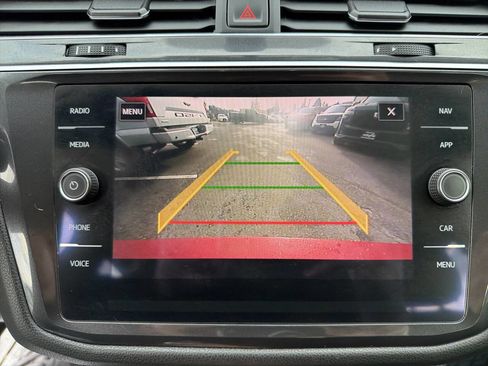 Used 2018 Volkswagen Tiguan SEL image 29