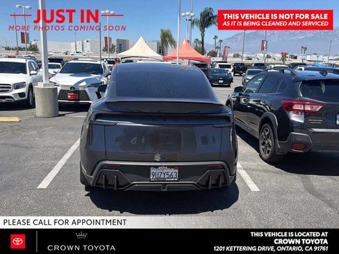 Used 2026 Tesla Model Y 2WD image 3