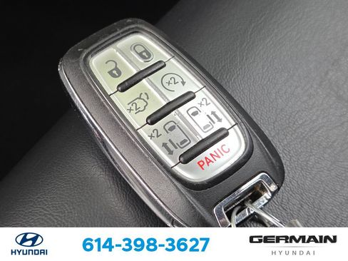 Used 2023 Chrysler Pacifica Touring-L FWD image 35