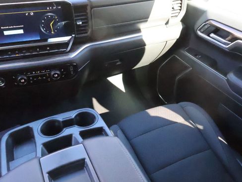 Used 2023 Chevrolet Silverado 1500 LT image 34