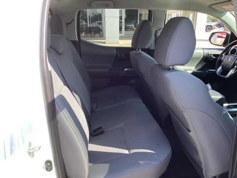 Used 2021 Toyota Tacoma SR5 RWD image 10