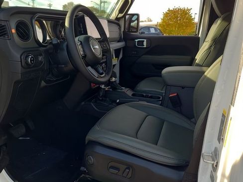 New 2026 Jeep Gladiator Mojave image 6