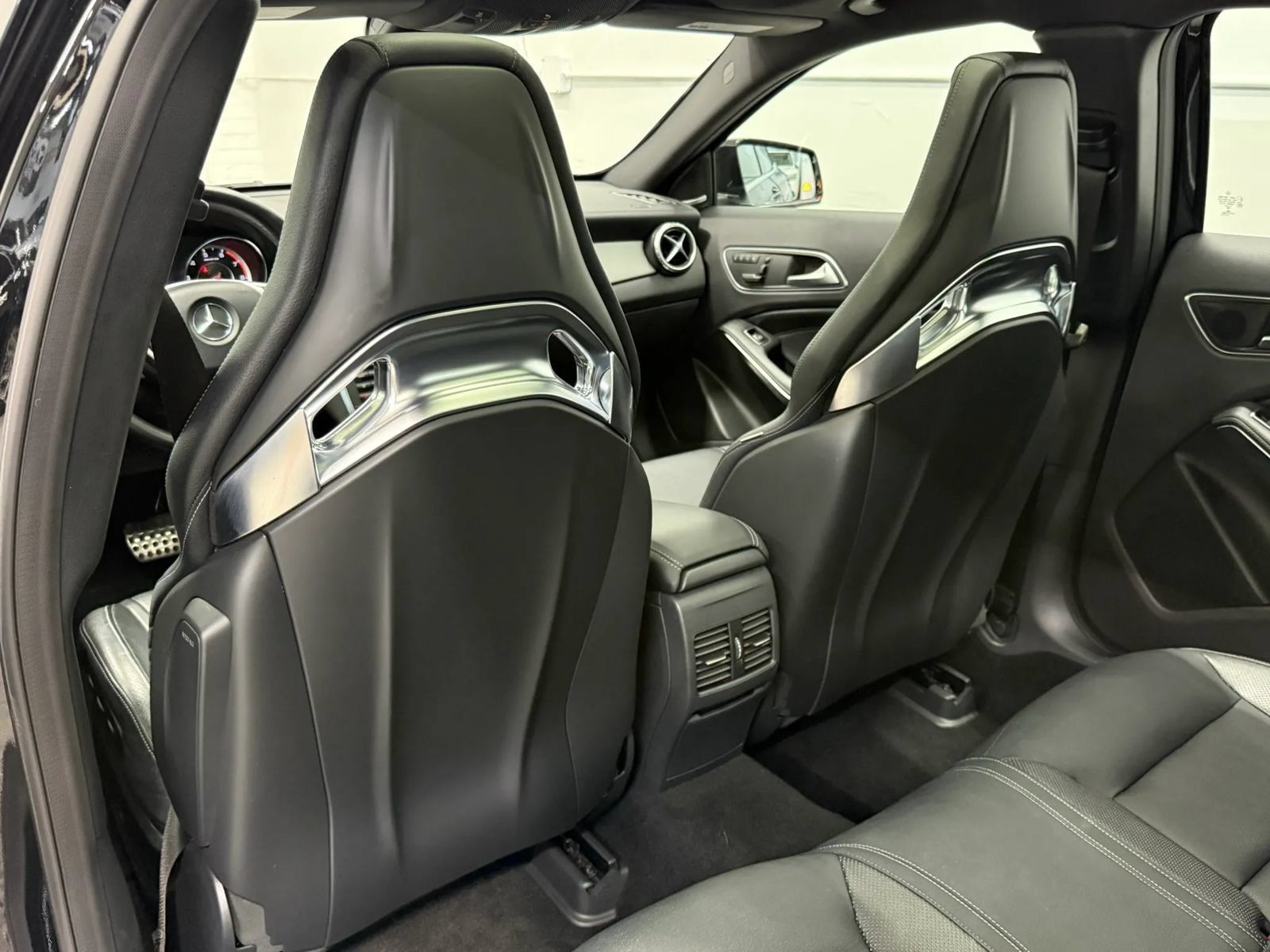 Used 2015 Mercedes-Benz GLA 45 AMG 4MATIC image 33
