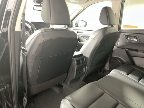 Used 2026 Nissan Rogue SL AWD/4WD image 25