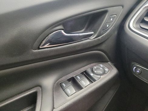 Used 2021 Chevrolet Equinox LT FWD image 27