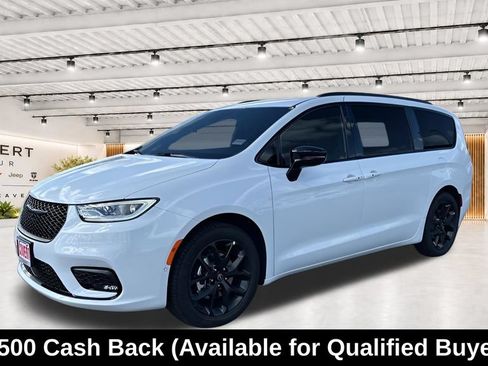 New 2026 Chrysler Pacifica Select w/ S Appearance Package FWD image 3