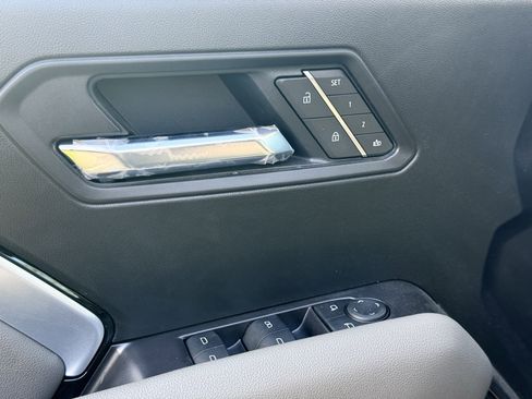 New 2025 Chevrolet Colorado ZR2 w/ Off-Road Front Bumper Package image 20