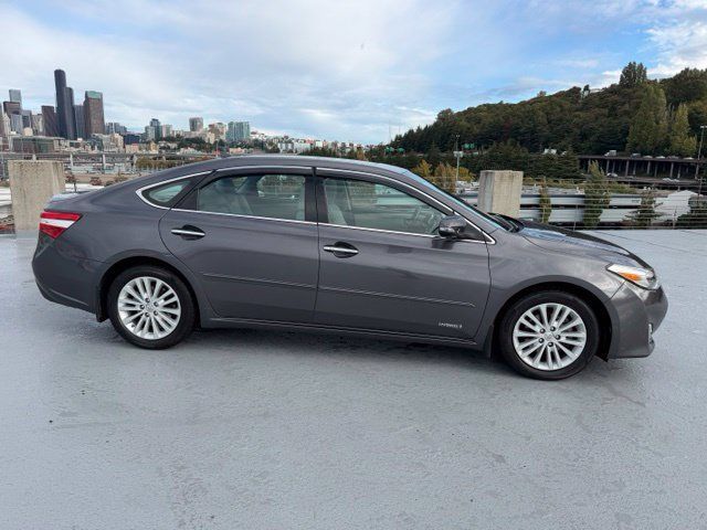 Used 2014 Toyota Avalon Limited w/ Technology Package FWD image 2