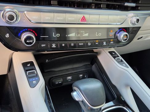 Used 2025 Kia Telluride SX Prestige AWD/4WD image 22