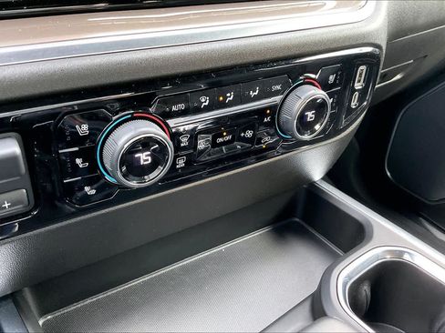 Certified 2022 Chevrolet Silverado 1500 High Country w/ High Country Premium Package AWD/4WD image 33