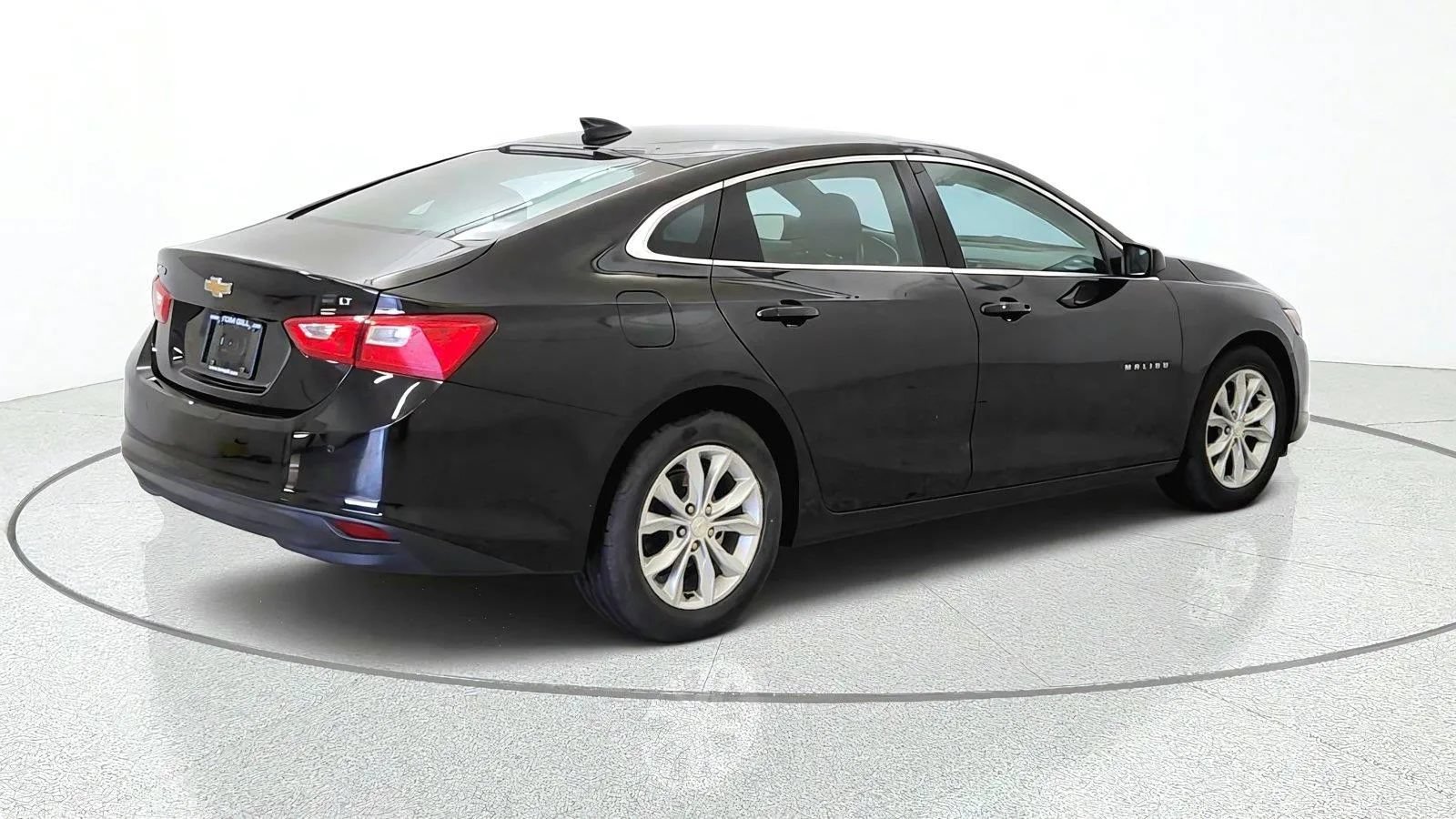 Used 2025 Chevrolet Malibu LT FWD image 9