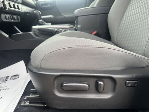Used 2022 Toyota Tacoma SR5 image 11