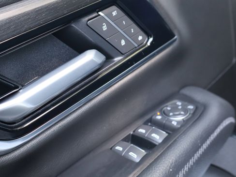 Used 2025 GMC Yukon Denali w/ Denali Reserve Package image 21