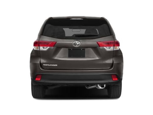 Used 2019 Toyota Highlander Plus FWD image 5