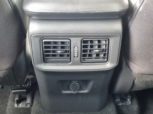 Used 2024 Toyota RAV4 LE AWD/4WD image 16