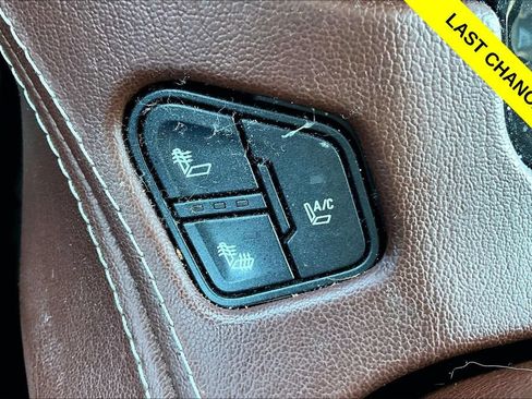 Used 2016 Chevrolet Tahoe LTZ AWD/4WD image 32