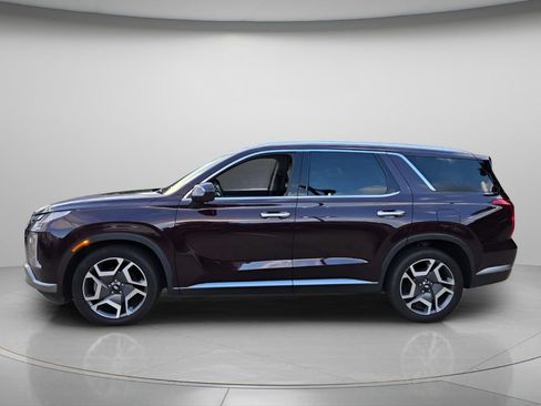Used 2024 Hyundai Palisade SEL w/ Premium Package FWD image 3