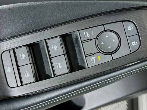 Used 2024 Nissan Rogue SV image 15