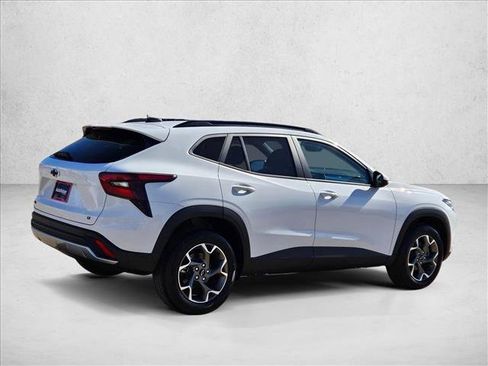 New 2026 Chevrolet Trax LT image 2