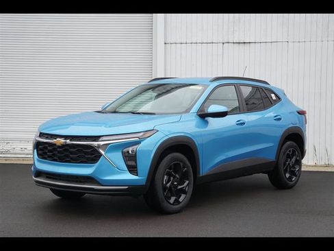 Used 2026 Chevrolet Trax LT FWD image 1
