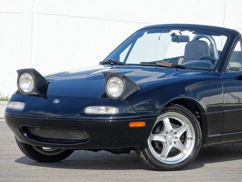 Used 1996 MAZDA MX-5 Miata RWD image 58