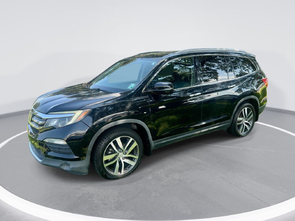 Used 2017 Honda Pilot Touring image 1