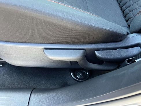 Used 2023 Nissan Kicks SR image 13