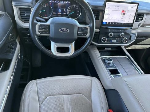 Used 2023 Ford Expedition Limited image 19
