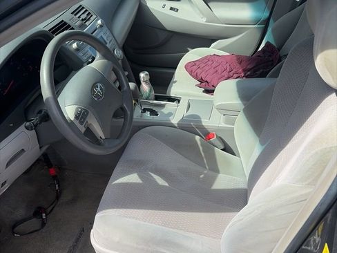 Used 2011 Toyota Camry LE image 8