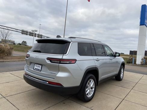 Used 2023 Jeep Grand Cherokee L Laredo image 10