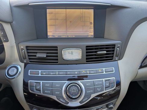 Used 2012 INFINITI M37 w/ Premium Pkg image 36