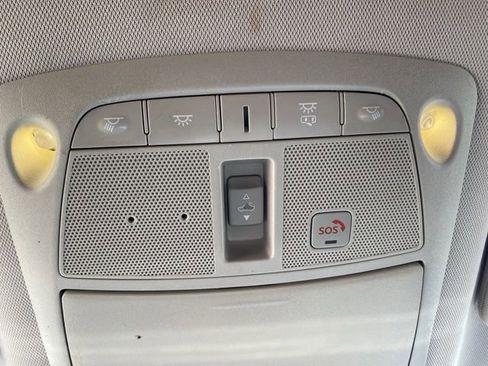 Used 2020 Nissan Pathfinder SL image 25