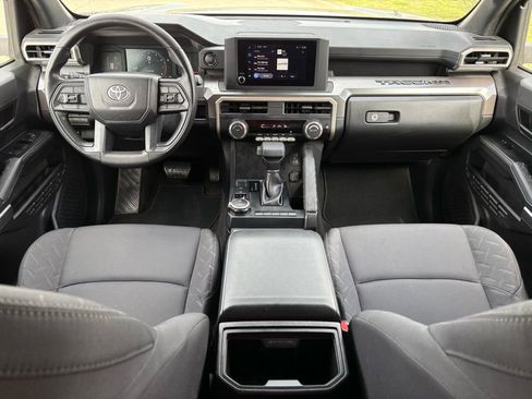 Used 2025 Toyota Tacoma SR5 image 9