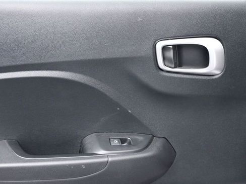 Used 2025 Hyundai Venue SEL FWD image 30