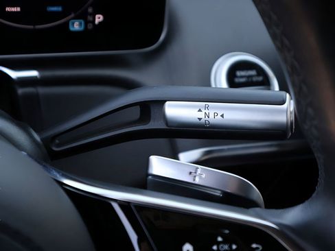 Used 2022 Mercedes-Benz S 500 4MATIC w/ AMG Line Package image 34