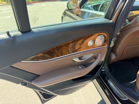 Used 2017 Mercedes-Benz E 300 4MATIC image 15