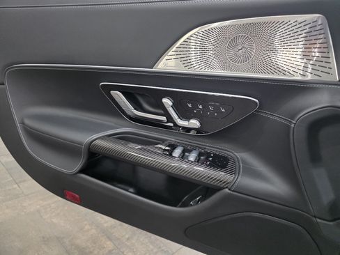 Used 2022 Mercedes-Benz SL 63 AMG 4MATIC w/ Driver Assistance Package image 19