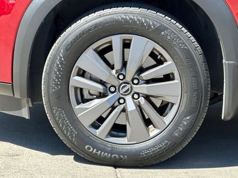 Used 2024 Nissan Pathfinder SV w/ Black Appearance Package FWD image 12