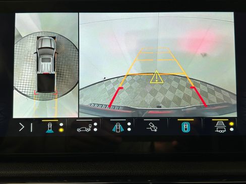 Used 2023 GMC Sierra 1500 AT4 w/ AT4 Premium Package image 25