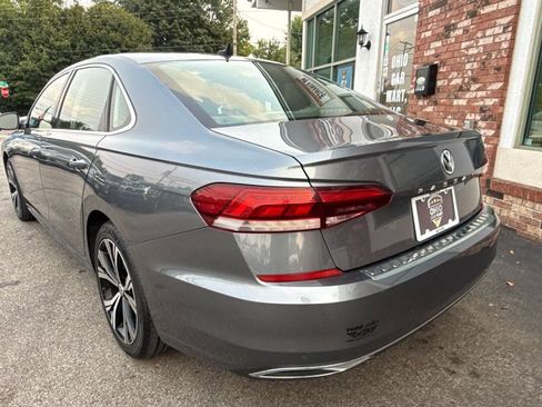 Used 2021 Volkswagen Passat 2.0T SE FWD image 7