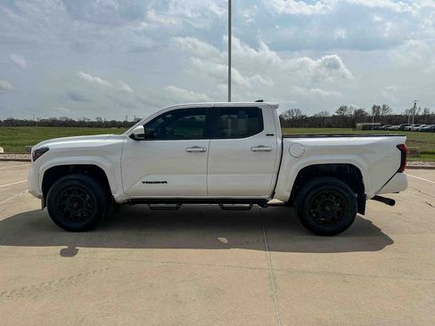 Certified 2024 Toyota Tacoma SR5 image 6