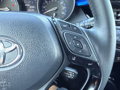 Used 2021 Toyota C-HR XLE FWD image 25