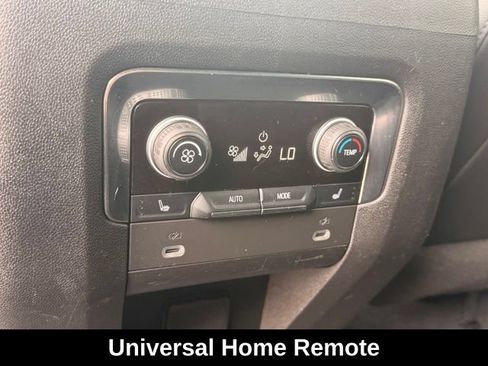 Used 2022 Chevrolet Tahoe Z71 w/ Luxury Package AWD/4WD image 12