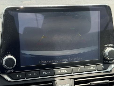 Used 2025 Nissan Altima 2.5 SV FWD image 16