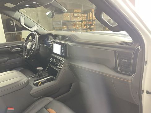 Used 2025 GMC Sierra 1500 AT4 w/ Technology Package image 29