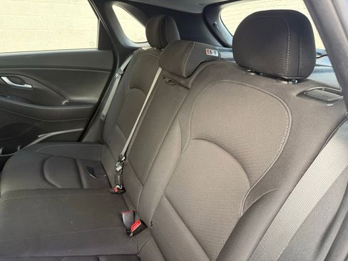Used 2019 Hyundai Elantra GT FWD image 22