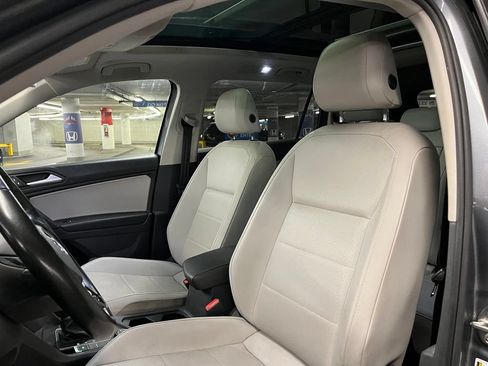 Used 2019 Volkswagen Tiguan SE AWD/4WD image 18